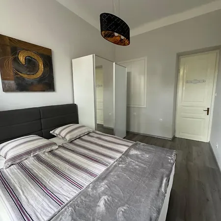 Apartament Bella *